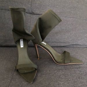 BRAND NEW STILETTOS